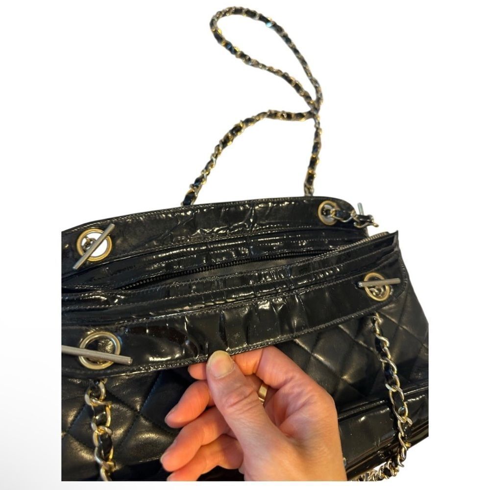 CHANEL Black Quilted Shoulder Bag - Picture 5 of 10